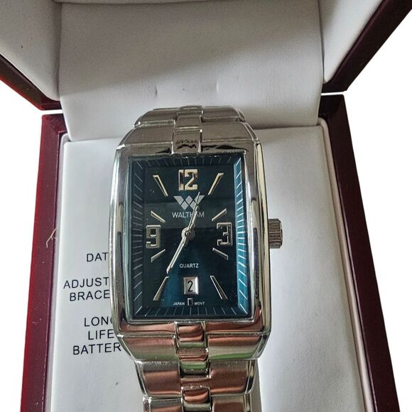 Rare Watch New in box Mens vintage 1990s Waltham quartz  Rare Watch New in box Mens vintage 1990s Waltham quartz wristwatch silver-